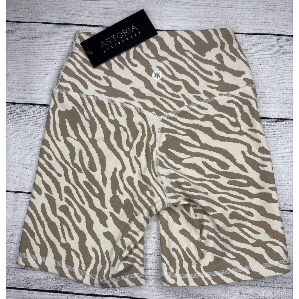 Astoria Animal Print Activewear - Size Small - Picture 2 of 3